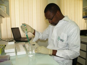 AfricaRice’s biotechnology facility in Cotonou, Benin, enables national partners and students to learn on the job or gain hands-on experience in marker-assisted breeding. (Photo: R. Raman/AfricaRice)