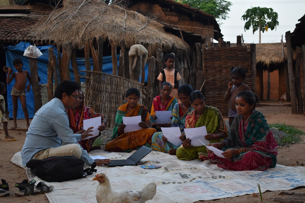 SHG members receiving their RCM recommendation. (Photo by Pradyumna Mohapatra)